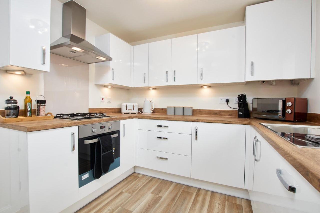 Вілла Superb 3Br House In Coventry Sleeps 9 W/Parking Екстер'єр фото
