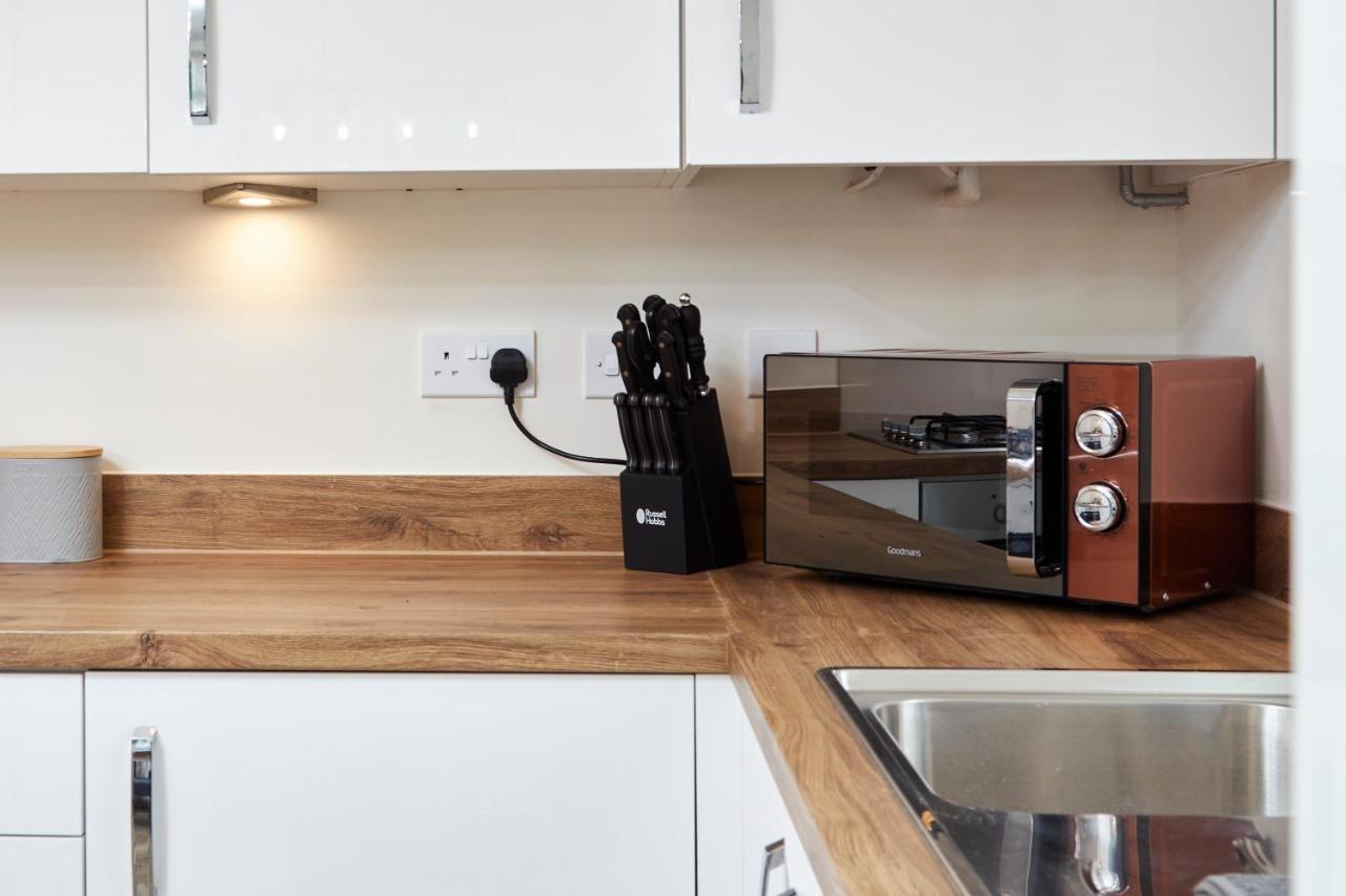 Вілла Superb 3Br House In Coventry Sleeps 9 W/Parking Екстер'єр фото